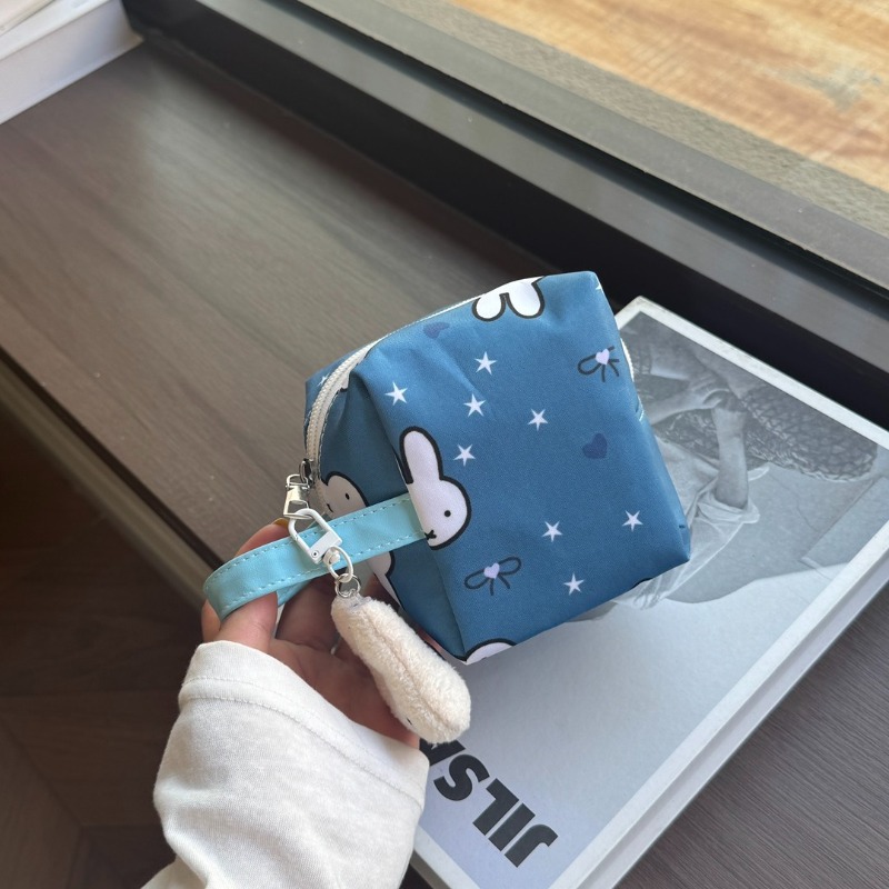 Kawaii Miffy Cute Blue Square  - Beauty Makeup Edit 评论和价格
