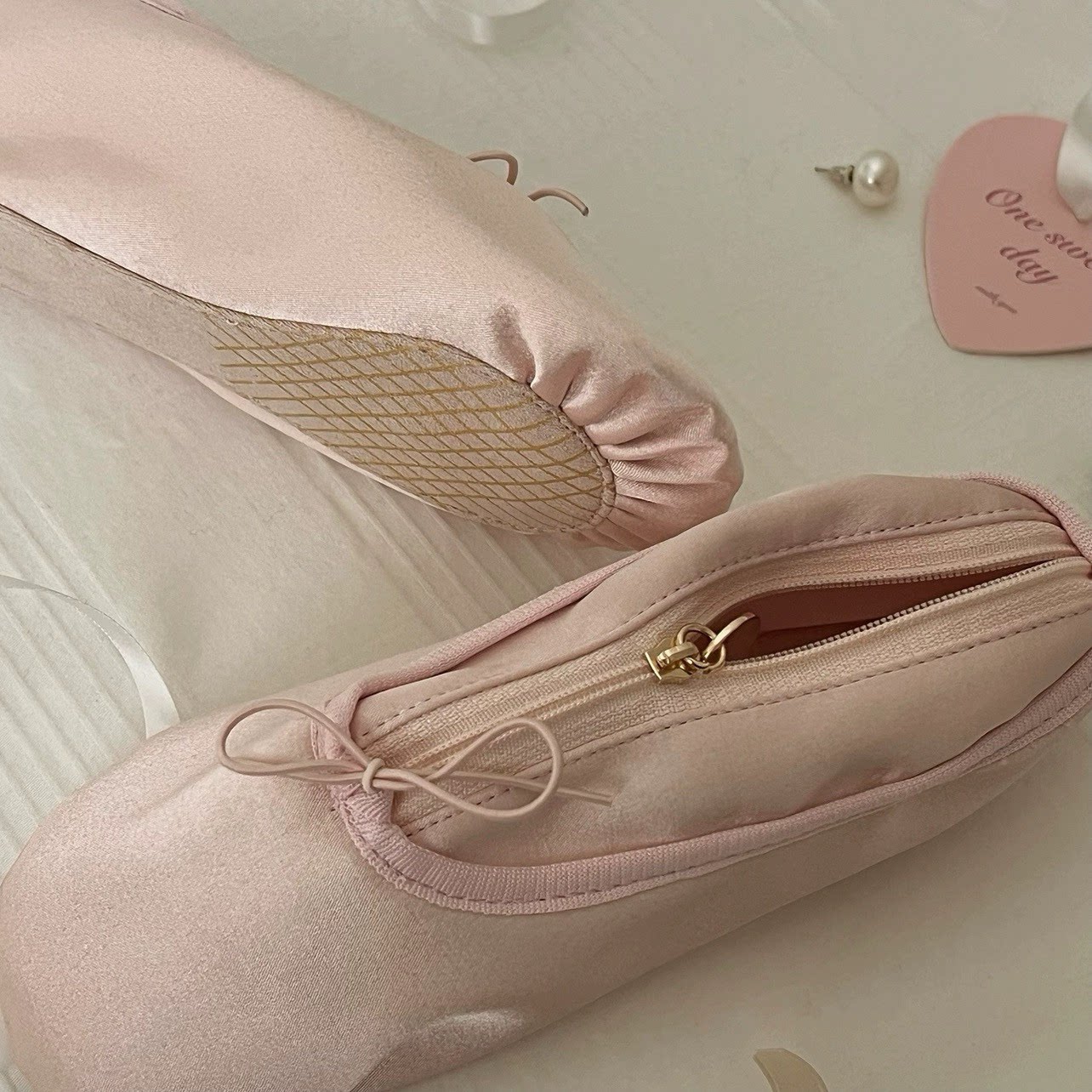 Ballet Shoe Shaped Makeup Bag, - Beauty Makeup Girl 评论和价格